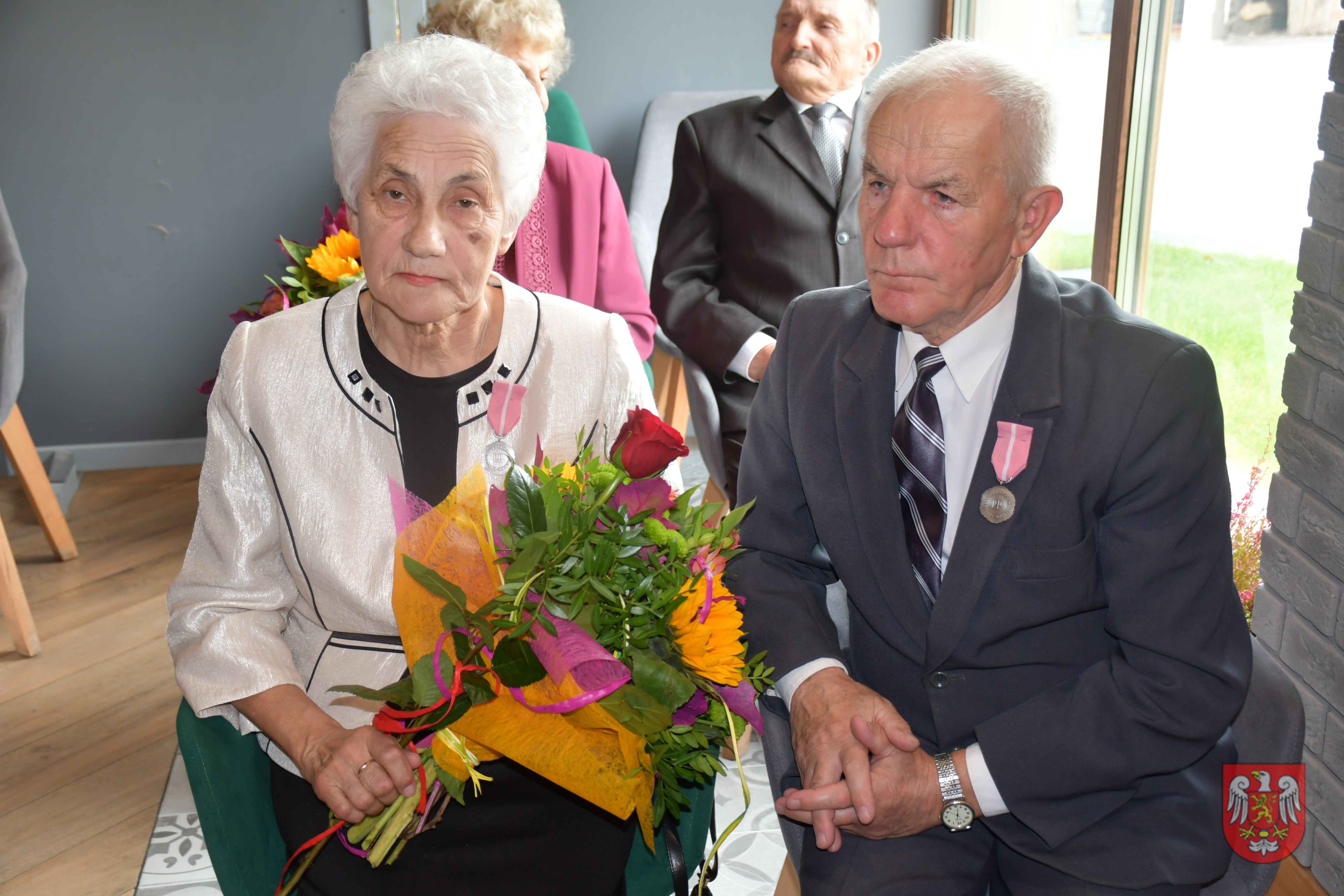 "Kocha się naprawdę i do końca tylko wówczas, gdy kocha się zawsze w euforii i smutku bez względu na dobry czy zły los."Jan Paweł II