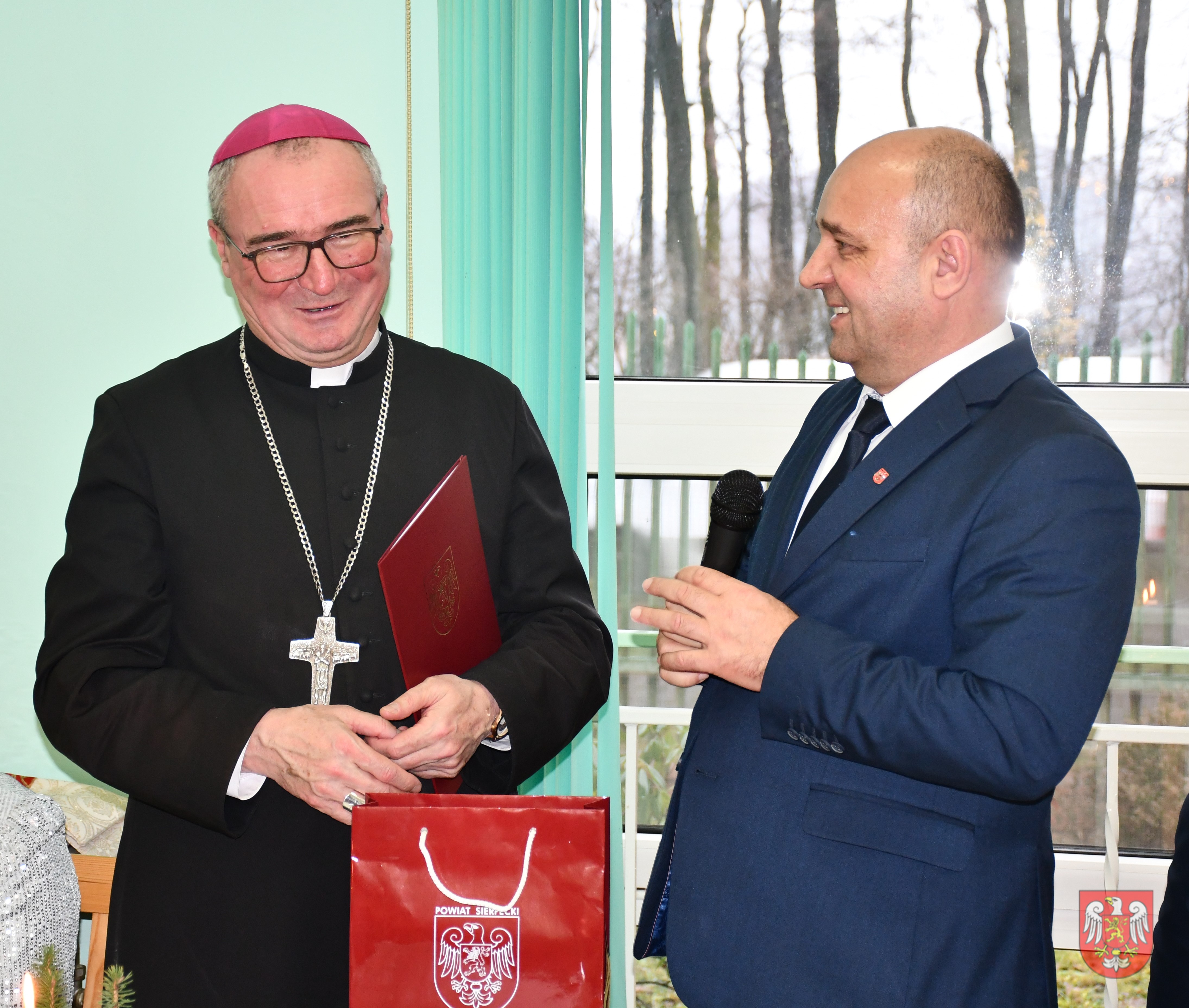 Spotkanie wigilijne z udziałem biskupa Szymona Stułkowskiego.