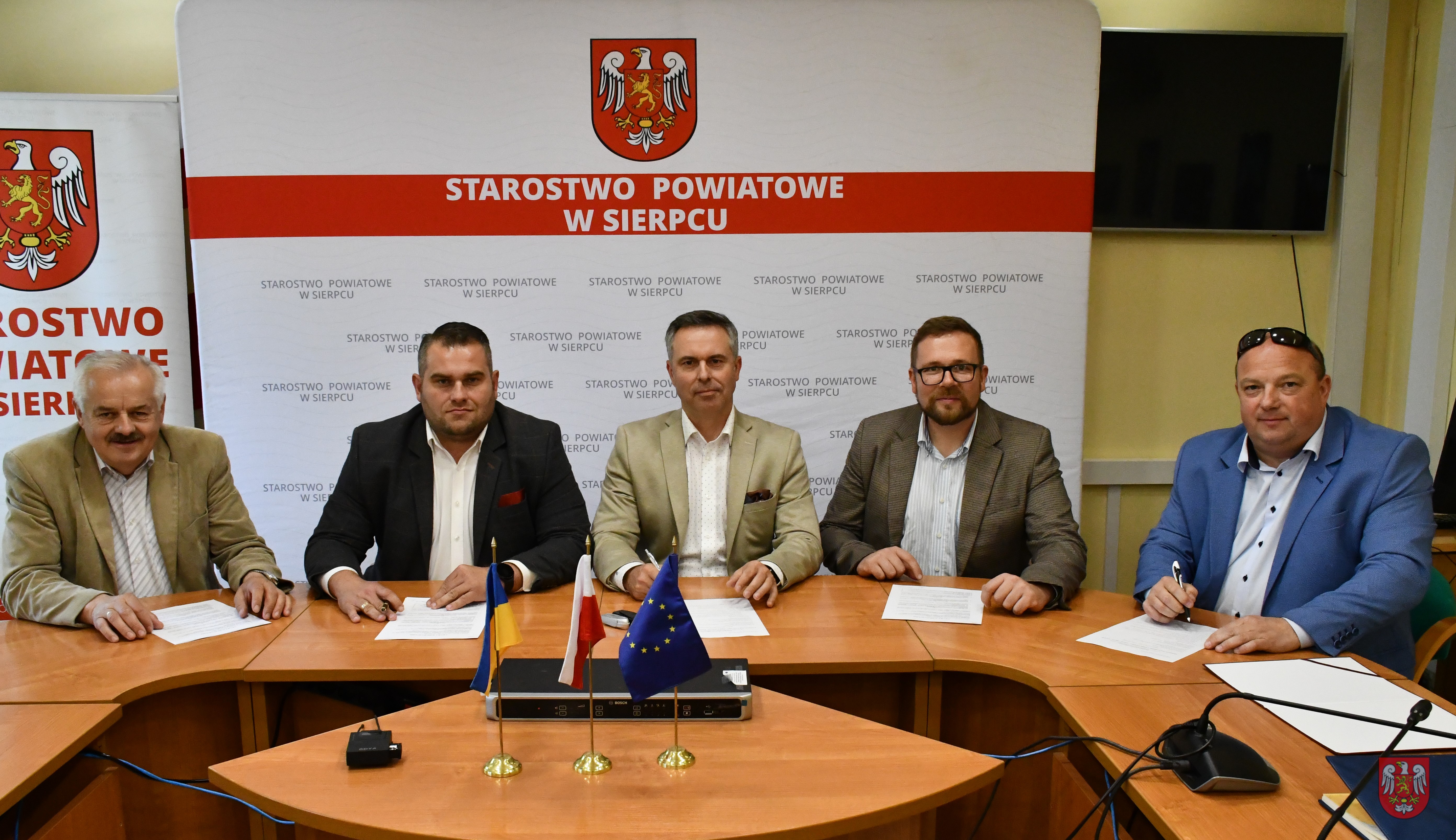 Umowa na przebudowę drogi powiatowej nr 3738W Rościszewo – Kosemin – Żabowo – Szumanie podpisana!