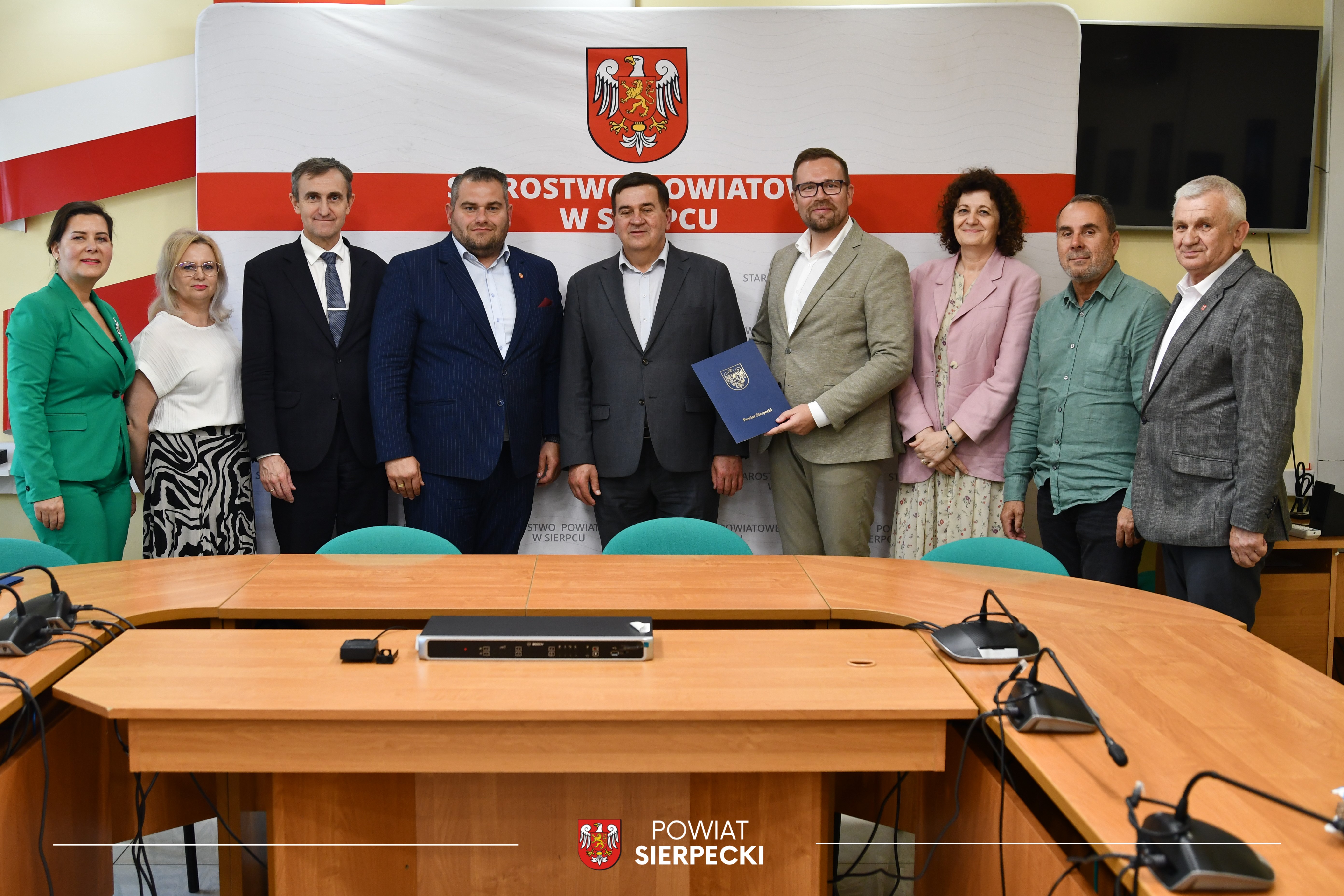 Podpisanie umowy na realizację zadania publicznego w zakresie prowadzenia Ośrodka Interwencji Kryzysowej